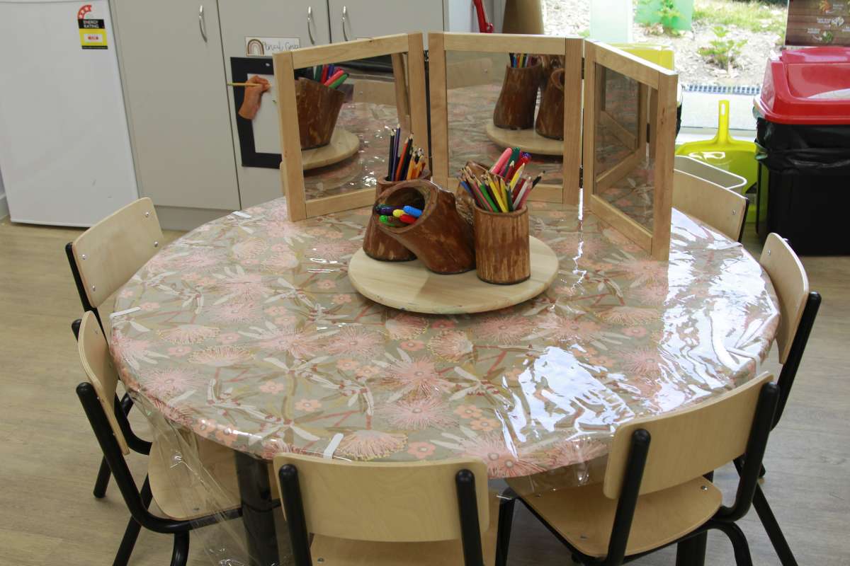 Mura Preschool classroom table