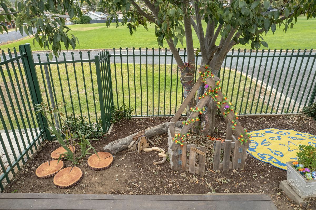 Waratah Preschool outdoor garden with tree